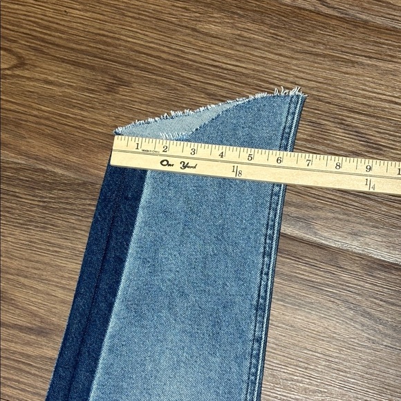 Unpublished Heather Two Tone High Waist Mom Jeans NWT Size 26 Light & Dark Denim - Picture 9 of 9